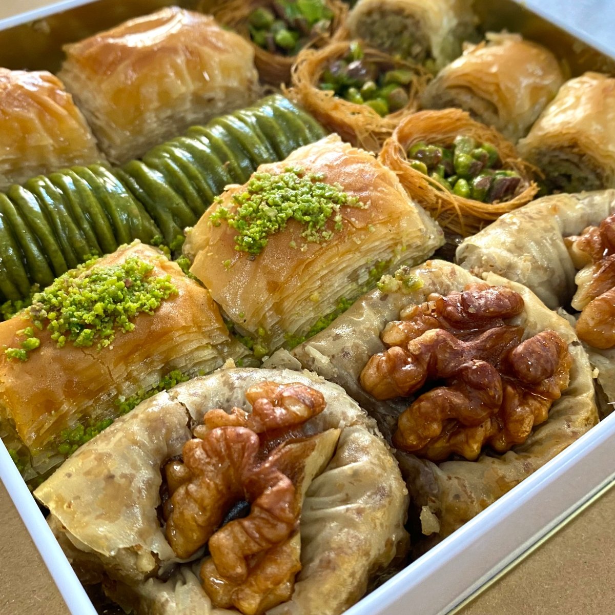 Asi | Assorted Pistachio and Walnut Baklava in Gift Metal Box - TryAladdin