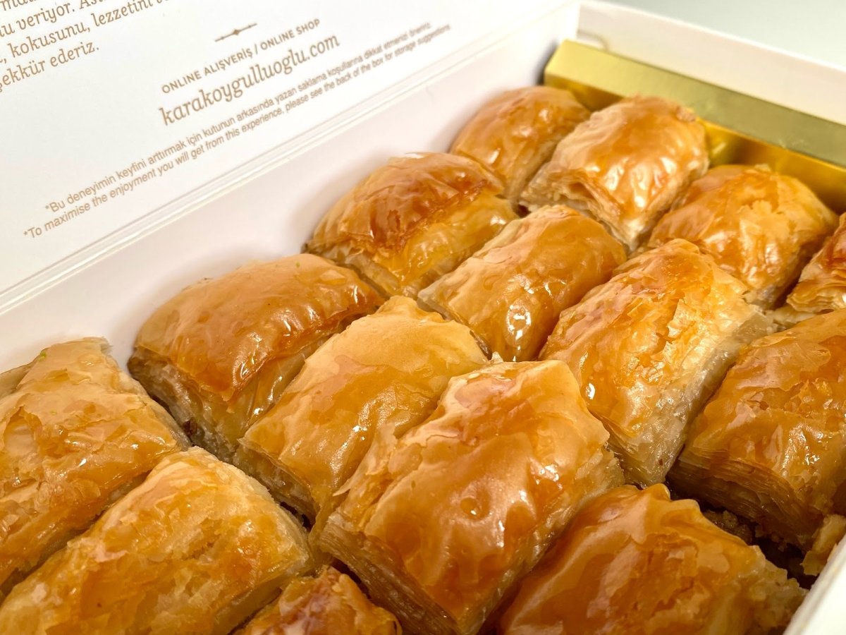 Karaköy Gulluoglu | Türkische Licht-Baklava mit Walnüssen (niedriger glykämischer Index)