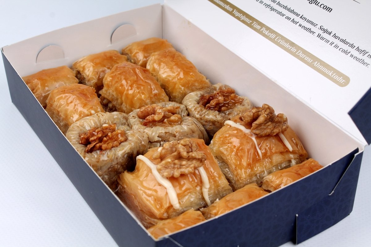 Koskeroglu | Assorted Baklava with Walnut - TryAladdin