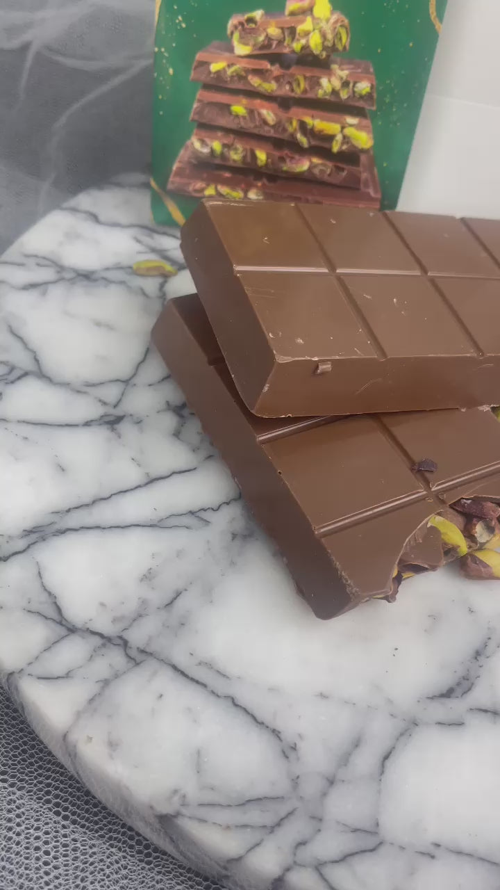 イスタンブール・ベイオグル・チョコレート・全体のピスタチオ入り