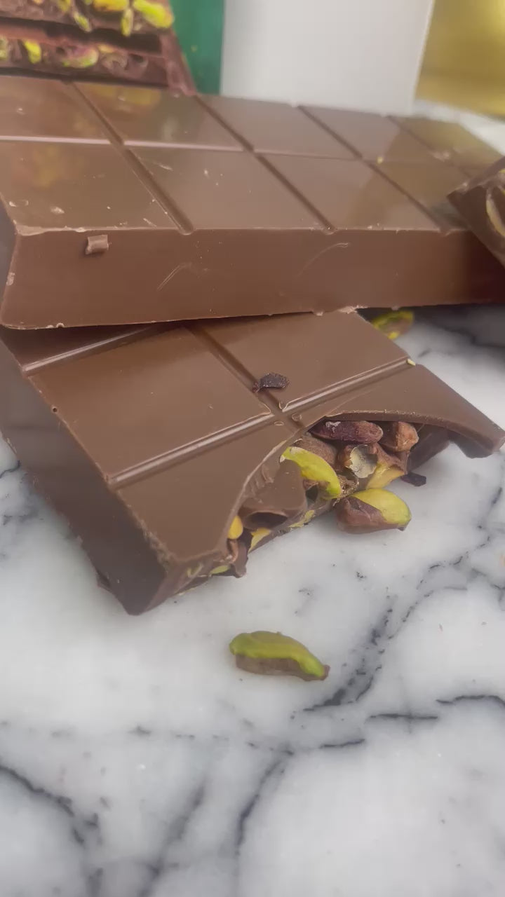 イスタンブール・ベイオグル・チョコレート・全体のピスタチオ入り